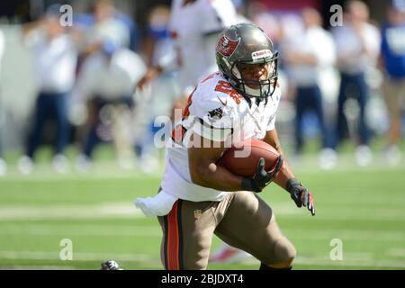 16. September 2012: Tampa Bay Buccaneers auf dem Rückweg Doug Martin (22) trägt den Ball während eines NFL NFC Matchup der Woche 2 zwischen dem Tampa Bay Buccaneer Stockfoto