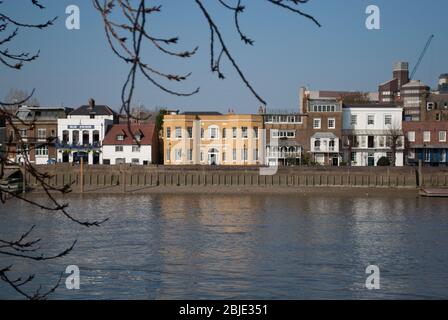 Lower Mall Hammersmith Bridge Riverside Furnivall Gardens Rutland Grove, Hammersmith, London W6 Öffentlicher Raum Landschaft Flusshaus Stockfoto