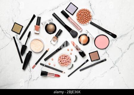 Professionelle Make-up-Pinsel und Werkzeuge, Make-up-Produkte Stockfoto