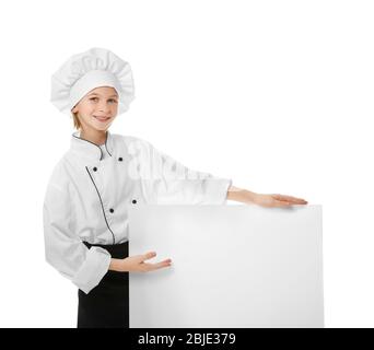 Nettes Mädchen in Koch Uniform mit Poster auf weißem Hintergrund Stockfoto