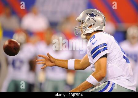 05. September 2012: Dallas Cowboys Quarterback Tony Romo (9) während eines 1. NFL Matchup zwischen den Dallas Cowboys und New York Giants bei Metlife Stad Stockfoto