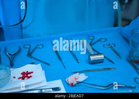 Chirurgische Instrumente im Op Stockfotografie - Alamy
