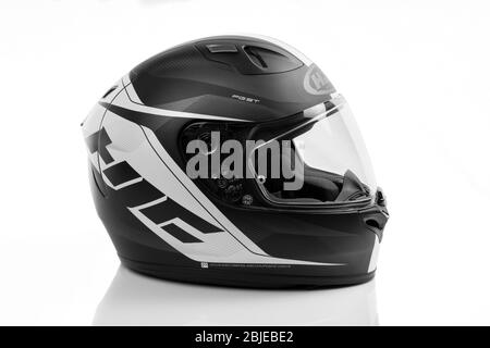 HJC FG-ST Crono MC-5SF Vollhelm für Motorräder. Aus einem fortschrittlichen Fiberglas-Verbundwerkstoff. Bild aufgenommen am 04-29-2020 in Madrid, Spanien. Stockfoto