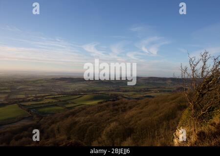 Der Blick von Sutton Bank, North Yorkshire über das Tal von Mowbray kurz vor Sonnenuntergang. Stockfoto