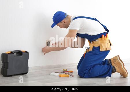 Elektriker Instandsetzung Buchse innen Stockfoto