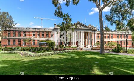 Das Gebäude des Supreme Court of Western Australia in Perth im Frühjahr Stockfoto