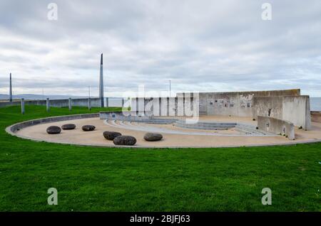 Rhyl, Wales, UK : 9. Jan 2019: Das Betonamphitheater, das Teil des Drift Parks an der Promenade von Rhyl ist. Stockfoto