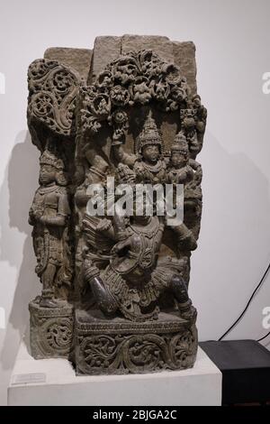 Neu Delhi / Indien - 26. September 2019: Steinrelief der Hindu-Gottheit Lakshmi Narayan, Manifestation von Vishnu, im National Museum of India in New D.