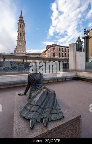 Bronzestatuen auf der Plaza del Pilar in Zaragoza, Spanien, Europa Stockfoto