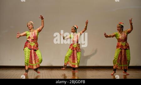 Delhi / Indien - Oktober 2019: Klassischer indischer Kathak-Tanz in Neu Delhi, Indien Stockfoto