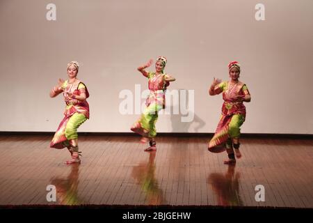 Delhi / Indien - Oktober 2019: Klassischer indischer Kathak-Tanz in Neu Delhi, Indien Stockfoto