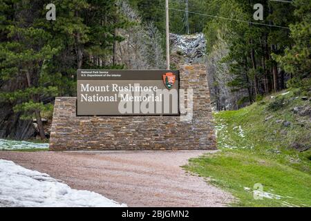 Mt Rushmore, SD, USA - 24. Mai 2019: Ein Begrüßungsschild am Eingang des Nationaldenkmals Stockfoto