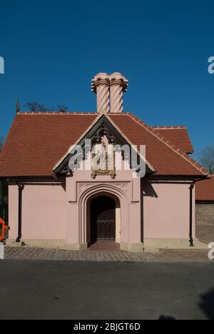 Pink Gatekeeper Lodge am Eingang zum Fulham Palace, Bishop's Avenue, Fulham, London, SW6 6EA Stockfoto