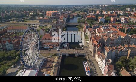 Danzig, Polen Luftbildkulisse mit Motlawa Fluss und berühmten Denkmälern Stockfoto