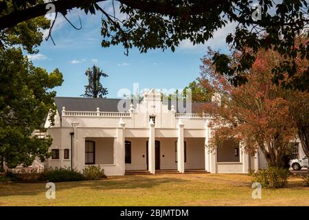 Südafrika; Stellenbosch; Dorp Street, De Kelder, denkmalgeschützte Gebäude, Heimat von Gino's Restaurant, ursprünglich Vredelus, als Teil der Libertas f gebaut Stockfoto