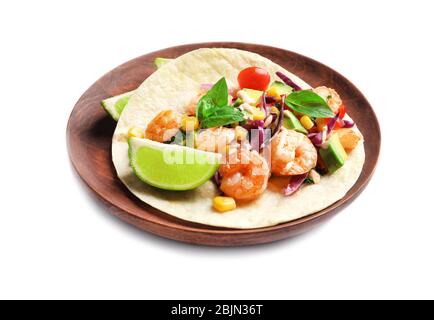 Teller mit leckeren Garnelen Taco, isoliert auf weiß Stockfoto