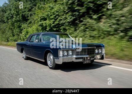 1969 Lincoln Continental Classic American Luxusauto mit "Clap Hands" Stockfoto