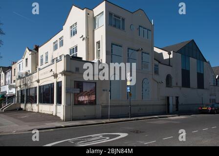 Gebäude der 1970er Jahre EMI Virgin Studios Group Sanctuary Group The Town House Studios, Goldhawk Road, Shepherd's Bush, London W12 8FQ Stockfoto