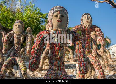 Männliche Figuren in mehrfarbigem Stumm Stockfoto