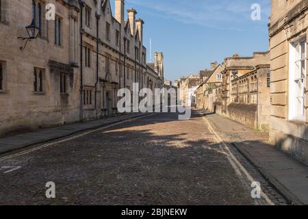 Blick auf Merton Street, Oxford, mit Merton College auf der linken Seite Stockfoto