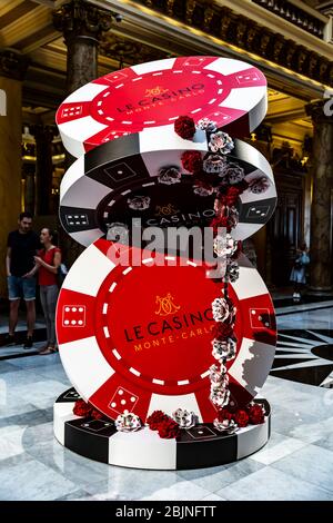 Roulette Chips Skulptur, Casino de Monte-Carlo, Fürstentum Monaco. Stockfoto