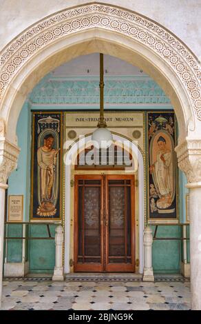 Jaipur, Rajasthan / Indien - 29. September 2019: Industrial Art Museum im Albert Hall Museum, State Museum of Rajasthan in Jaipur, Indien Stockfoto