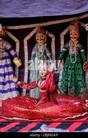 Traditionelle Rajasthani Puppe Tanz Puppe zeigen, Kathputli Tanz, in Jaipur, Rajasthan, Indien Stockfoto