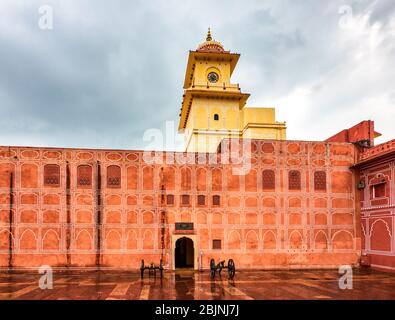 Jaipur, Rajasthan / Indien - 29. September 2019: Sabha Niwas (Diwan-e-Aam) Halle der Öffentlichkeit in Jaipur City Palace in Rajasthan, Indien Stockfoto