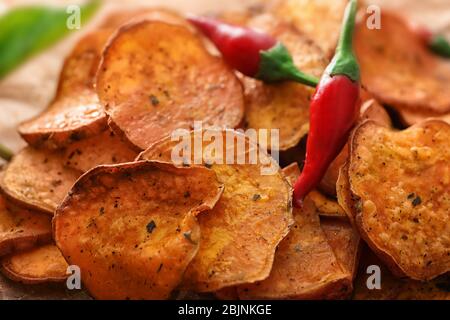 Leckere Süßkartoffelchips, Nahaufnahme Stockfoto