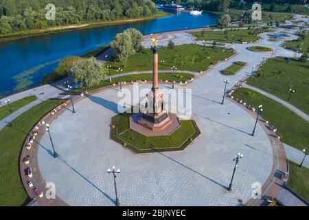 JAROSLAWL, RUSSLAND - 17. JULI 2019: Denkmal 'Millenium von Jaroslawl' Nahaufnahme am Tag des Juli Stockfoto