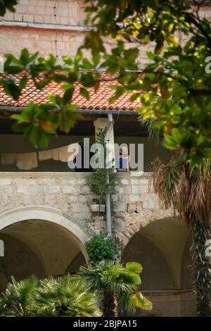 Gegenüber der Stadt Dubrovnik befindet sich die Insel Lokrum. Es gibt einen botanischen Garten Stockfoto