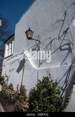 River House 1960s Street Lamp auf Westcott Lodge, 22 Lower Mall, Hammersmith, London W6 Stockfoto