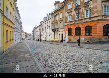 Leere Straße in der Altstadt von warschau, polen Stockfoto