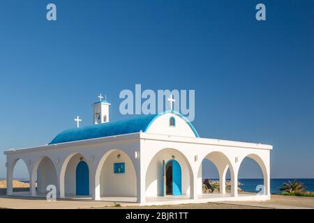 Griechisch-orthodoxe Weißwunde in Ayia Napa, Zypern Stockfoto