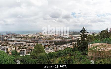 Frühlingspanorama der Haifa Bay Israel Stockfoto