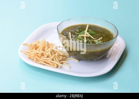 Zitronenkoriandersuppe, Zitronenkoriandersuppe, vegetarische Zitronenkoriandersuppe nach chinesischem indischen Stil Stockfoto