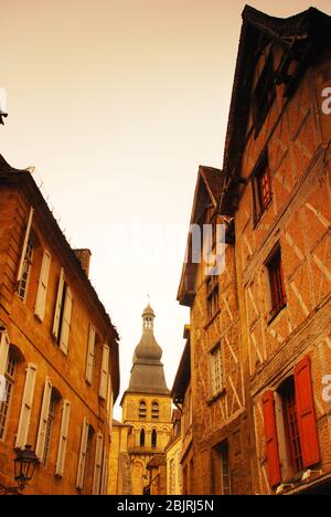 Mittelalterliche Gebäude in der Stadt Sarlat la Caneda, Dordogne, Frankreich Stockfoto