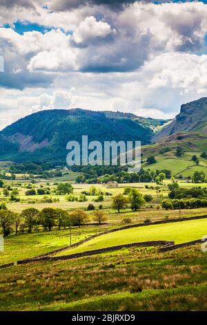 Blick auf Castlerigg Fell und High Rigg im Lake District National Park, Cumbria, England, Großbritannien Stockfoto