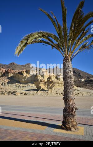 Bolnuevo Erosionen direkt am Strand Stockfoto