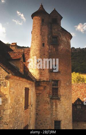 Gebäude und Dächer im 16. Jahrhundert Dorf Autoire, Lot, Frankreich Stockfoto