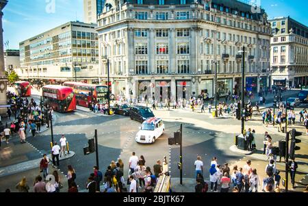 London - Oxford Street, Wahrzeichen Straße und berühmte Einzelhandelsziel Stockfoto