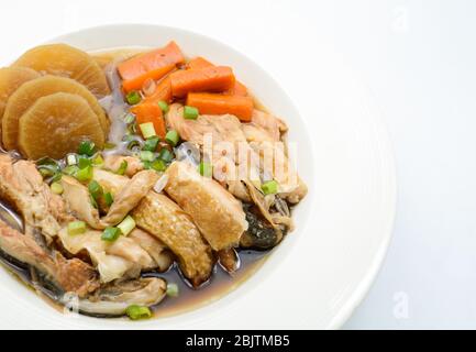 Lachs in Soja-Quelle mit Gemüse, Fisch-Klauensuppe Stockfoto