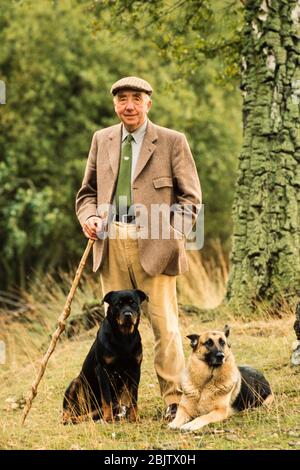 Phil Drabble One man und sein Dog Moderator mit seinen Hunden 1983 Stockfoto