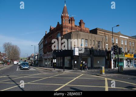 Architektur des 19. Jahrhunderts viktorianischer Turm John Young Youngs Corner, Goldhawk Road King Street Chiswick, London W4 St. Albans Terrace Stockfoto