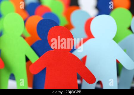 Verschiedene Papier menschliche Figuren, Nahaufnahme Stockfoto