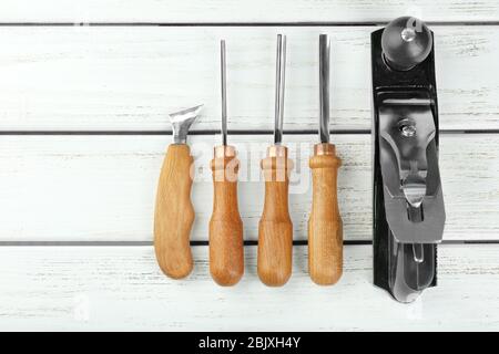 Set der Tischler Werkzeuge auf Holz- Hintergrund Stockfoto