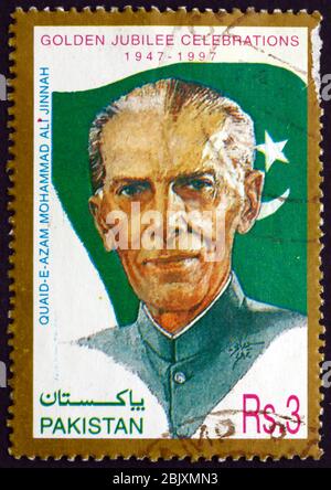 PAKISTAN - UM 1997: Eine Briefmarke in Pakistan zeigt Mohammad Ali Jinnah, Rechtsanwalt, Politiker und Gründer Pakistans, Unabhängigkeit, 50. Anniv Stockfoto