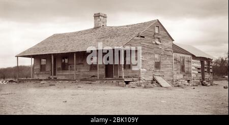 Sam Houston's Hütte in Fort Gibson, Oklahoma. 1830 heiratete Houston, ein Adoptivmitglied der Cherokee Nation, eine Cherokee-Frau namens Talihina (oder Tiana oder Diana Rogers) und zog in dieses Haus, das als "Wigwam Neosho" bekannt war. Ende 1832 ging Houston nach Texas (ohne Talhina), wo er später Präsident der Republik Texas und Gouverneur von Texas wurde. Stockfoto