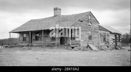 Sam Houston's Hütte in Fort Gibson, Oklahoma. 1830 heiratete Houston, ein Adoptivmitglied der Cherokee Nation, eine Cherokee-Frau namens Talihina (oder Tiana oder Diana Rogers) und zog in dieses Haus, das als "Wigwam Neosho" bekannt war. Ende 1832 ging Houston nach Texas (ohne Talhina), wo er später Präsident der Republik Texas und Gouverneur von Texas wurde. Stockfoto