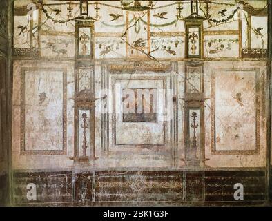 Haus des Fürsten von Neapel in Pompeji Platte 142 Triclinium Nordwand MH. Stockfoto